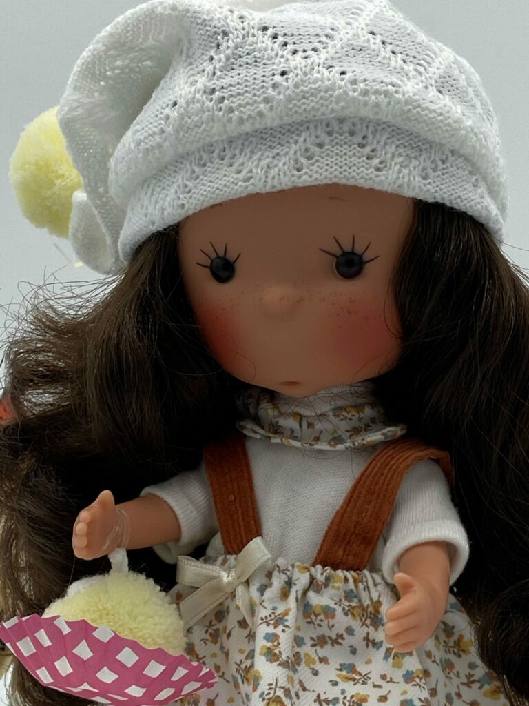 MUÑECA CUERPO DE VINILO MISS LUCI MOON