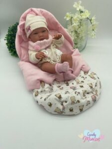 Muñeca Con Cuerpo De VInilo Nica + Saquito 40 cm