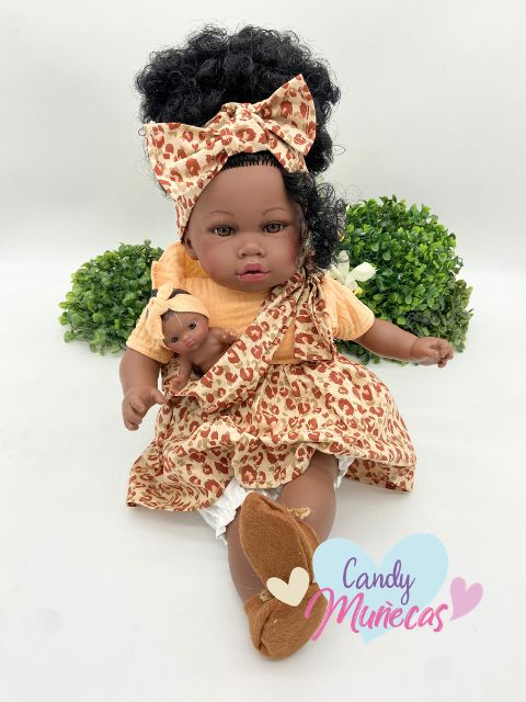 Muñeca de cuerpo de tela de 45 cm con bebé fabricada en España - ÁFRICA
