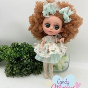 THE BIGGERS Muñeca de cuerpo de vinilo de 32 cm fabricada en España - ALI PELO RIZADO