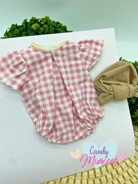 Ropa para muñecas de 30 cm fabricada en España - ROSA CUADROS VICHY - Imagen 2