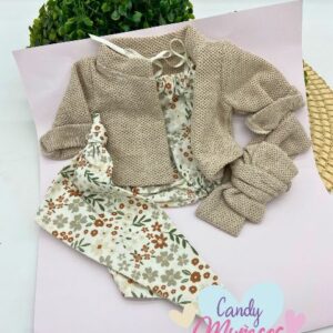 Ropa para muñecas de 40 cm fabricada en España - CONJUNTO VERDE FLORAL