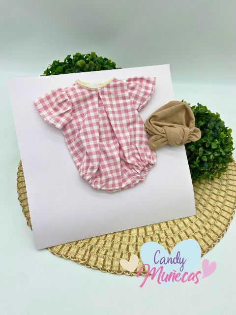 Ropa para muñecas de 30 cm fabricada en España - ROSA CUADROS VICHY